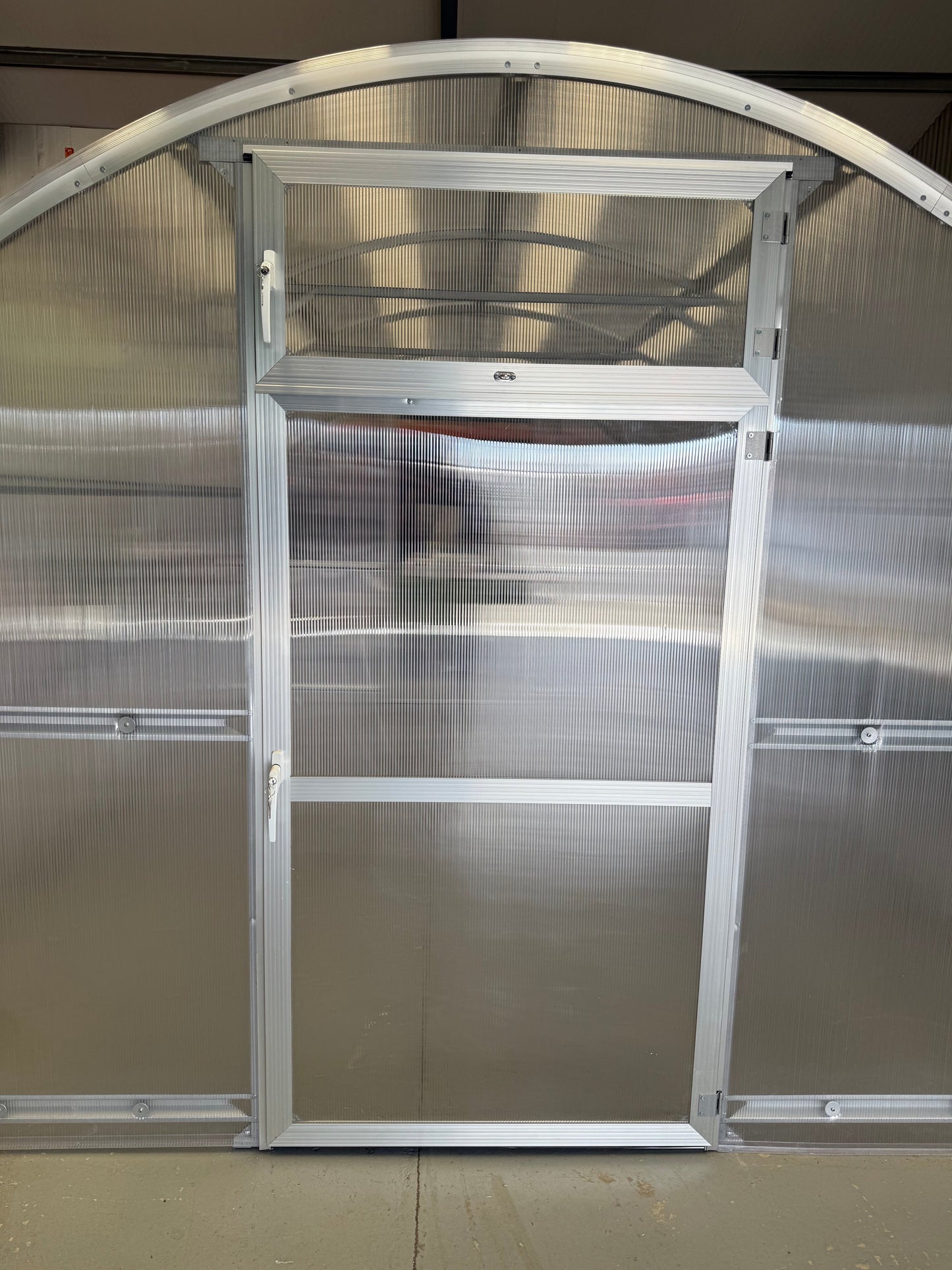 DOME 12M² (3M X 4M; 9.8FT X 13FT)