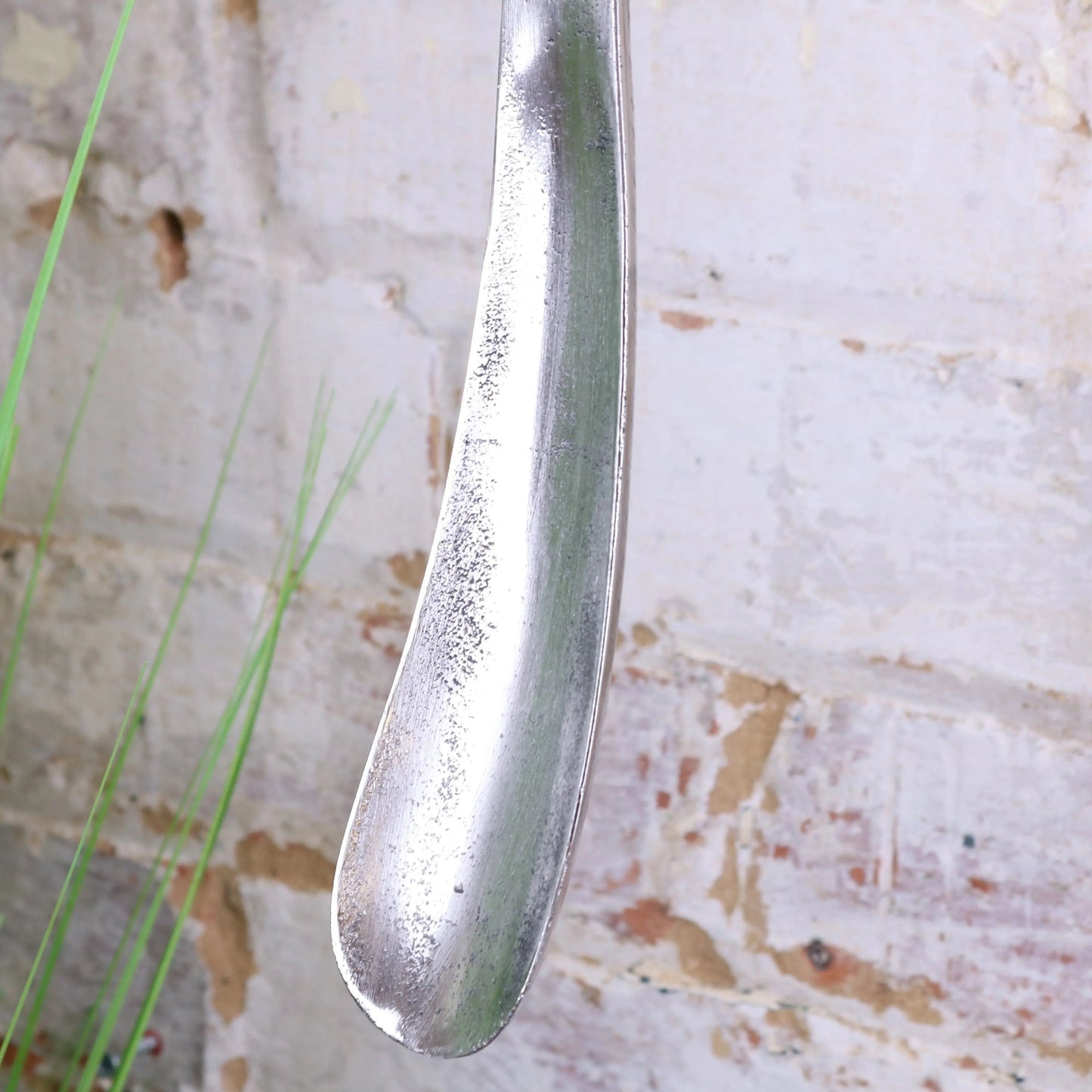 Kelsih Chunky Metal Shoe Horn Vintage Style