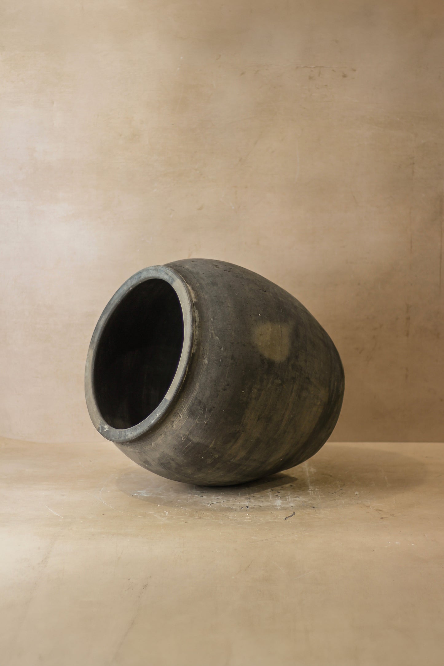 Vintage Dark Pot - No 53