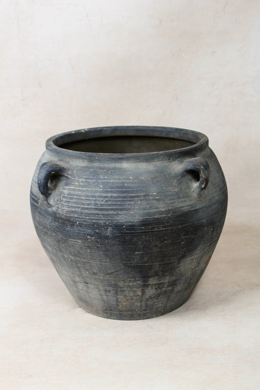 Vintage Dark pot with ears - E4.29