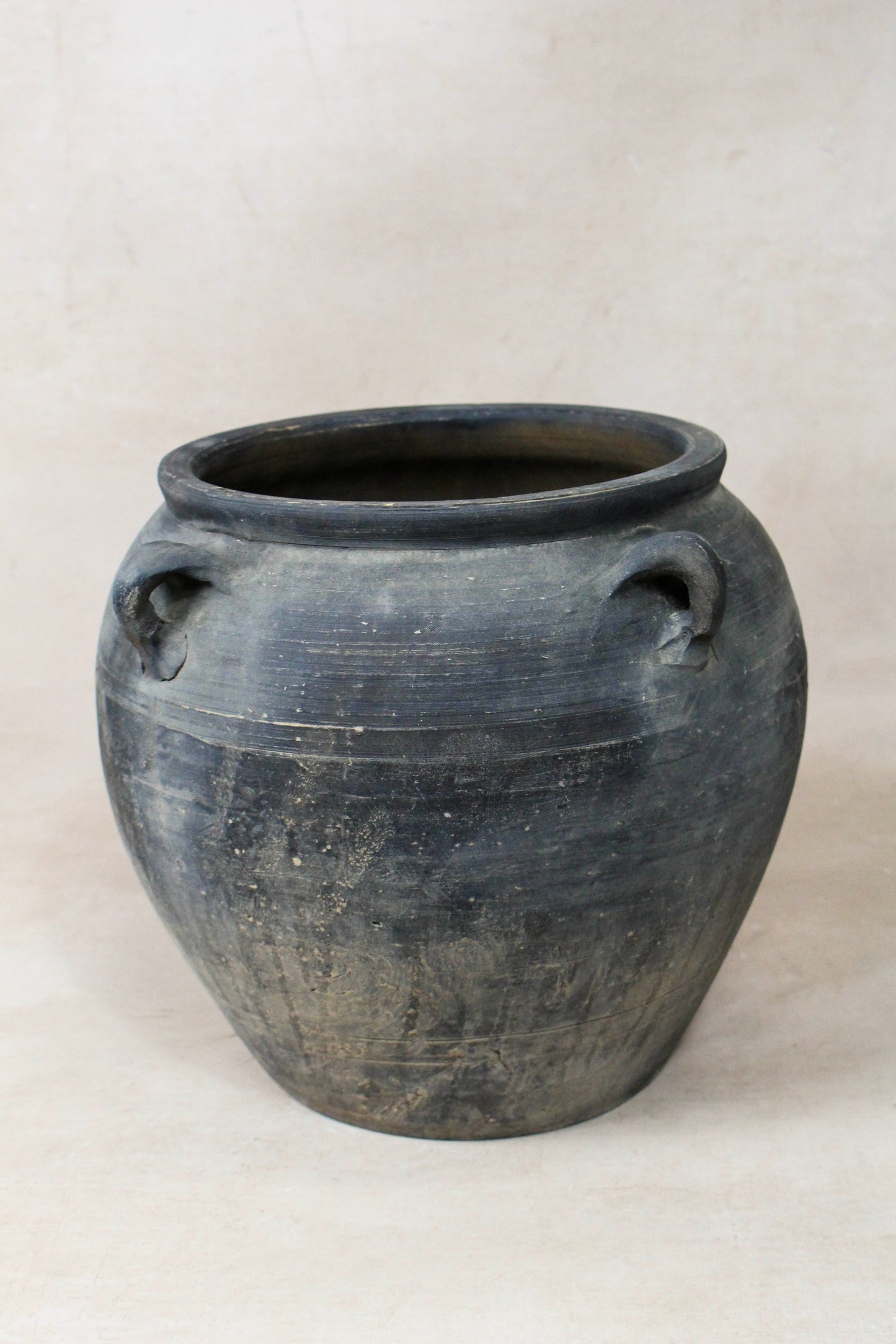 Vintage Dark pot with ears - E4.31