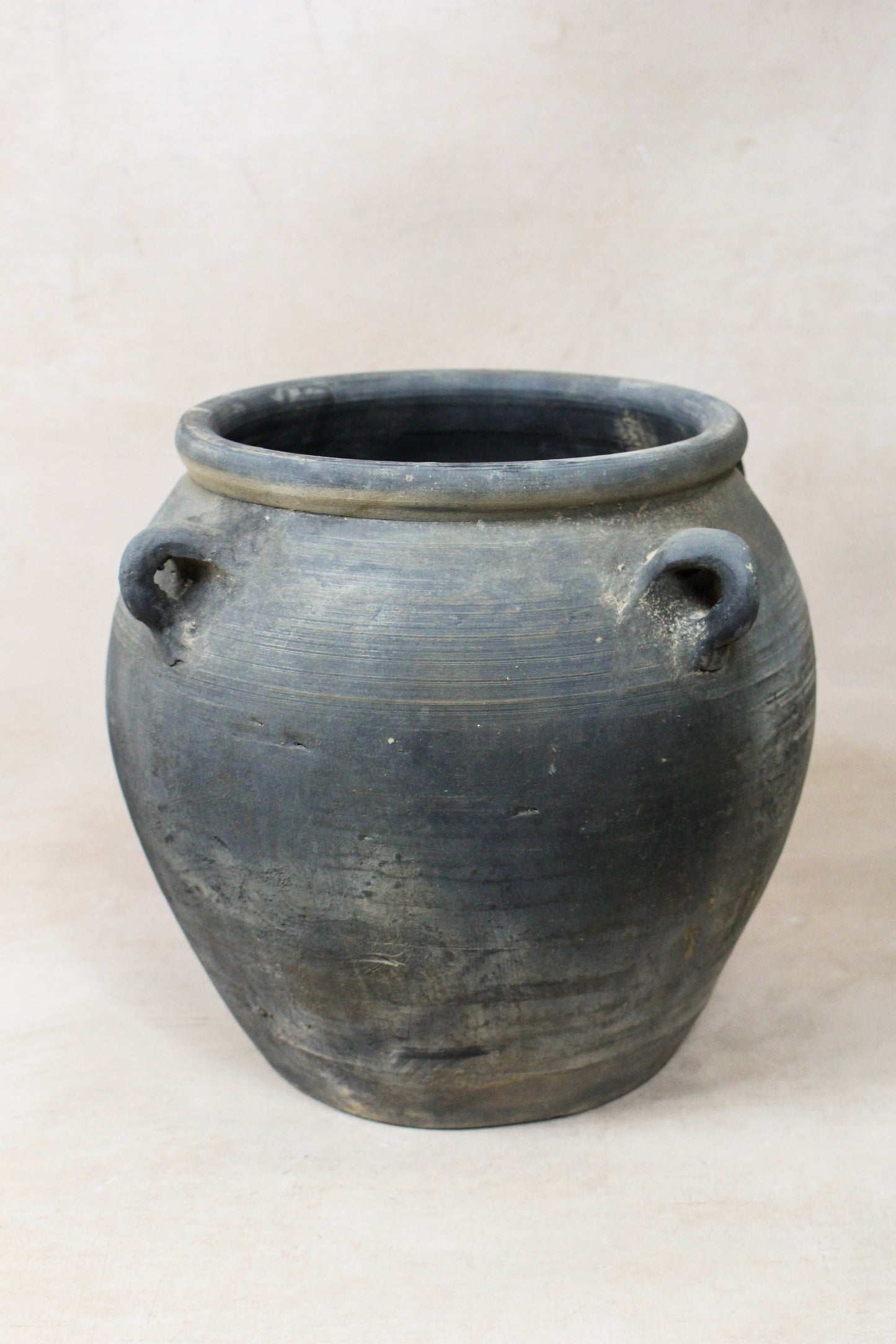 Vintage Dark pot with ears - E4.34