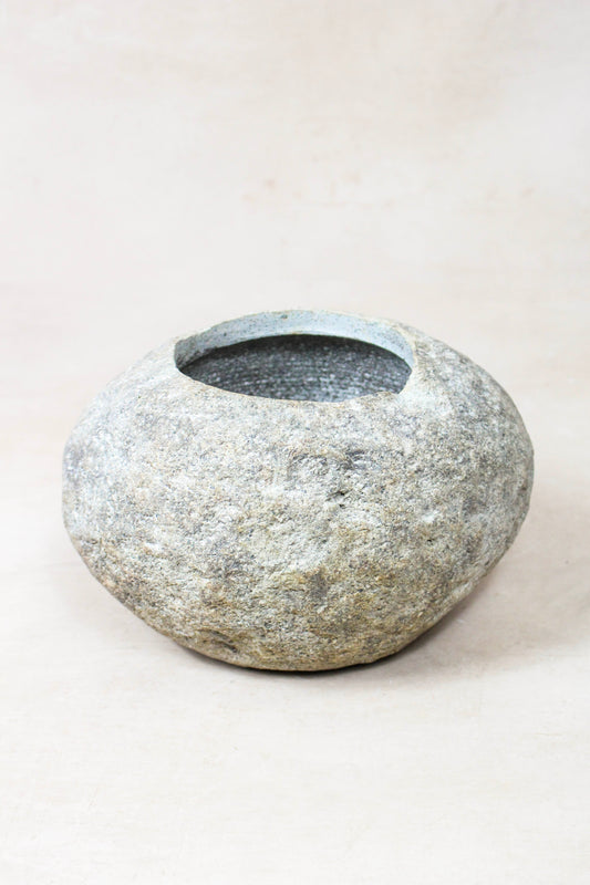 River Stone Planter Pot 22.3