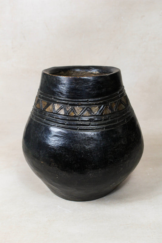 Hand Carved Lozi Wood Pot - 17.1