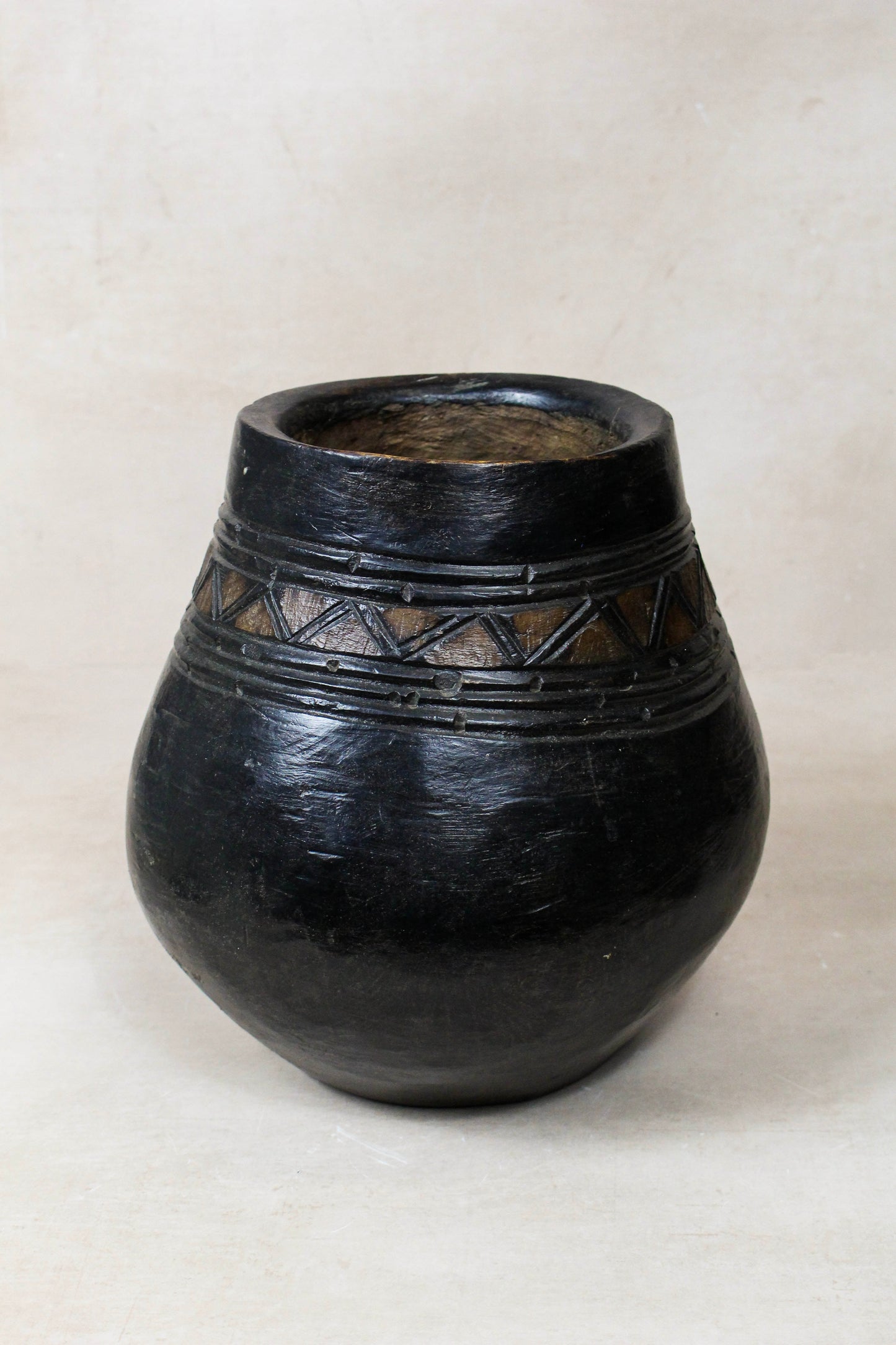 Hand Carved Lozi Wood Pot - 17.1