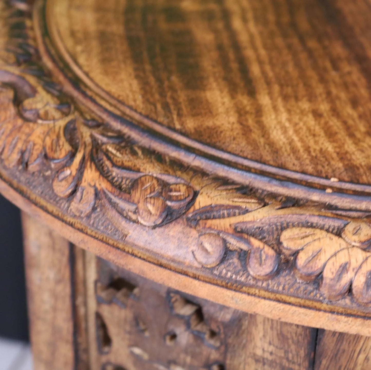 Rengali Medium Mango Wood Side Table Leaf Carving