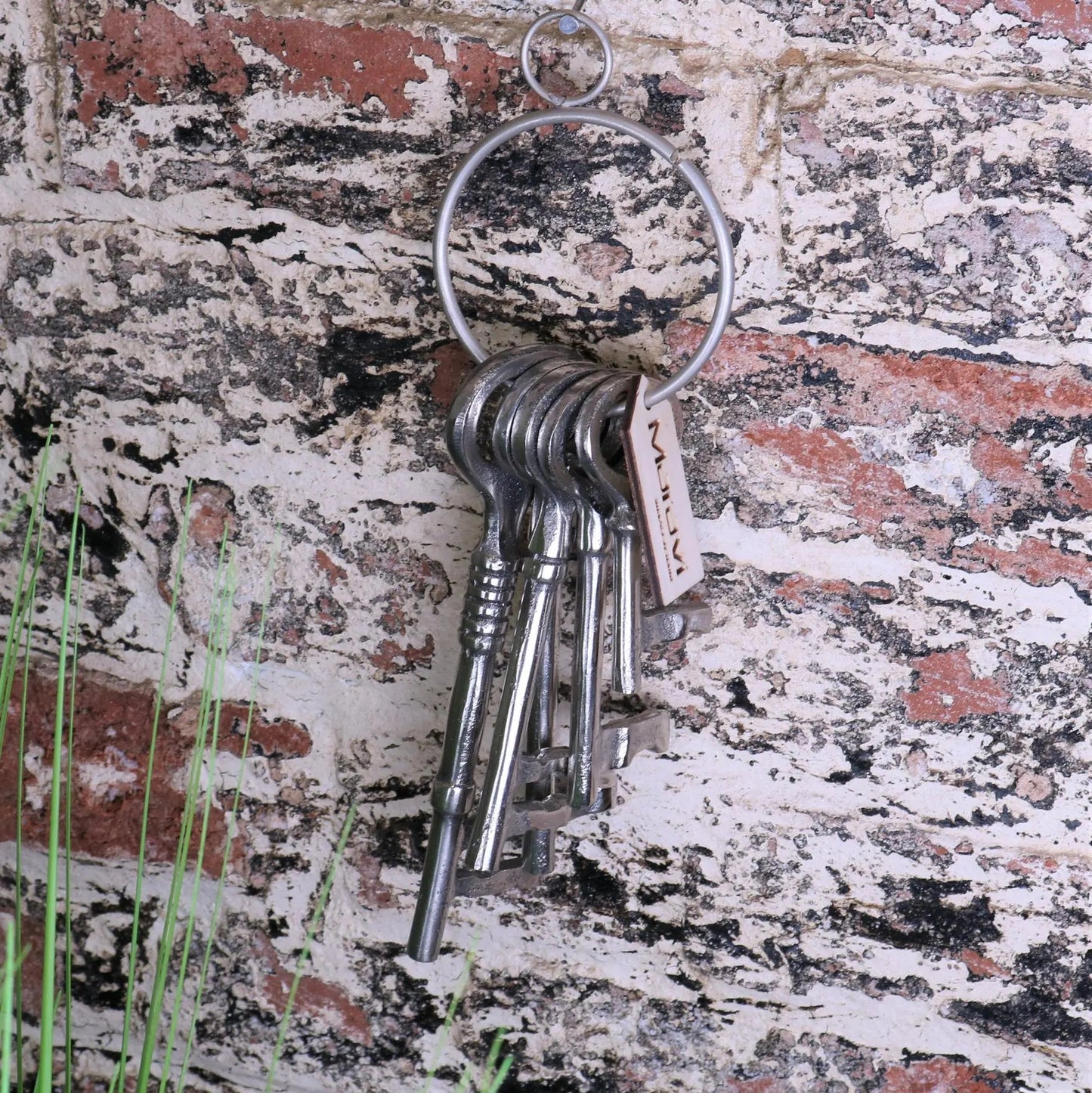Dubha Vintage Style Bunch of Keys Ornament