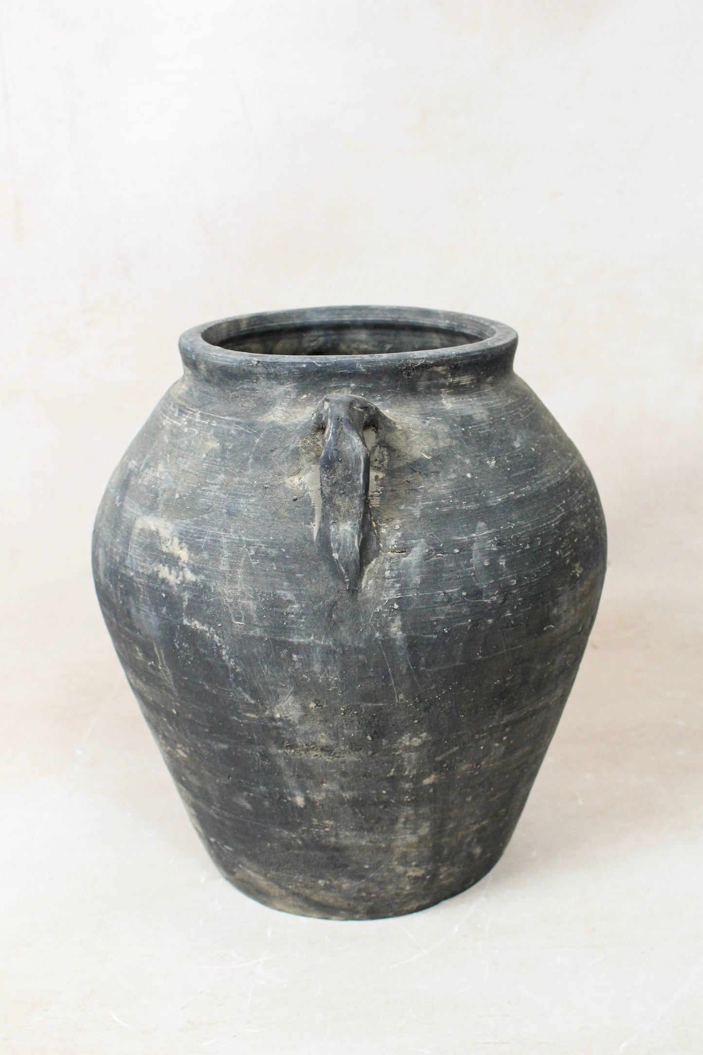 Vintage Dark pot with ears - E2.1