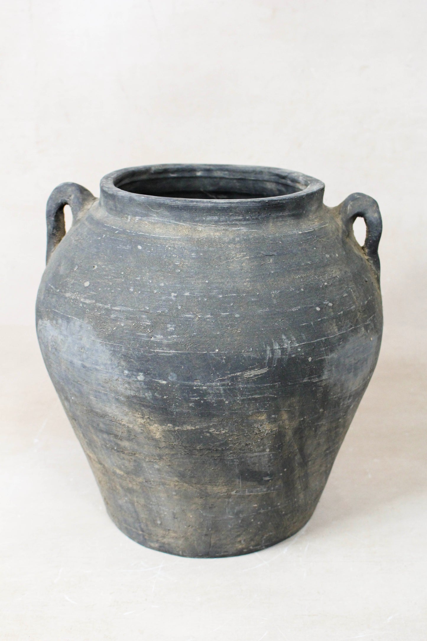 Vintage Dark pot with ears - E2.6