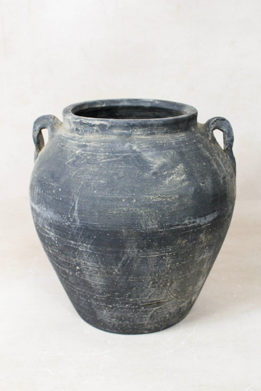Vintage Dark pot with ears - E2.7