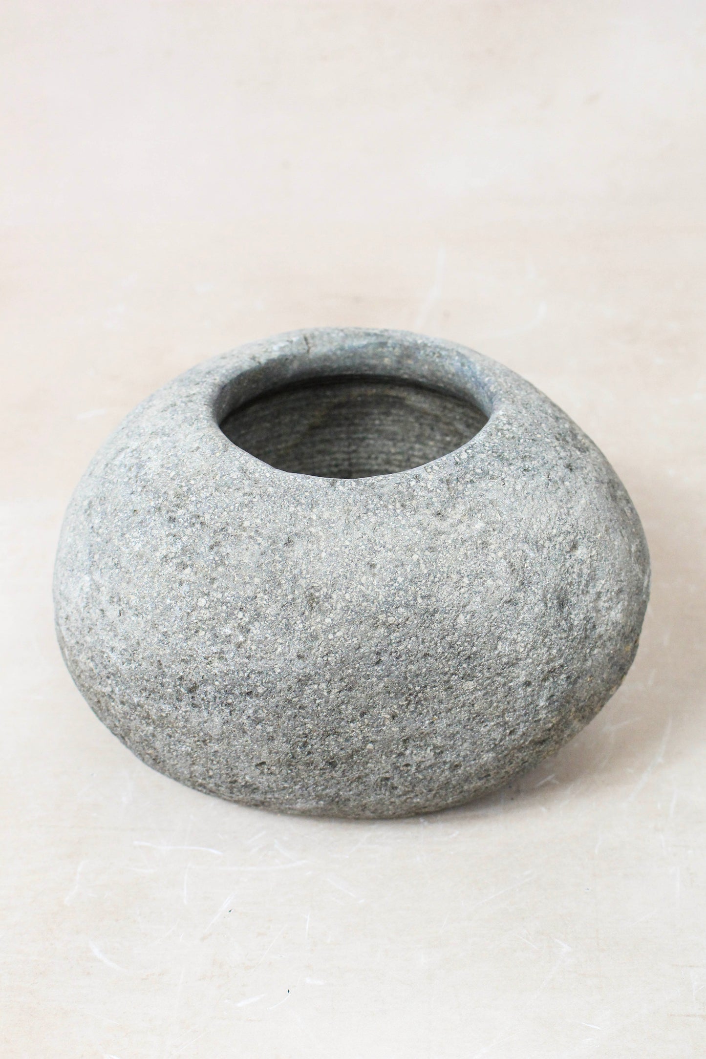 River Stone Planter Pot 22.11