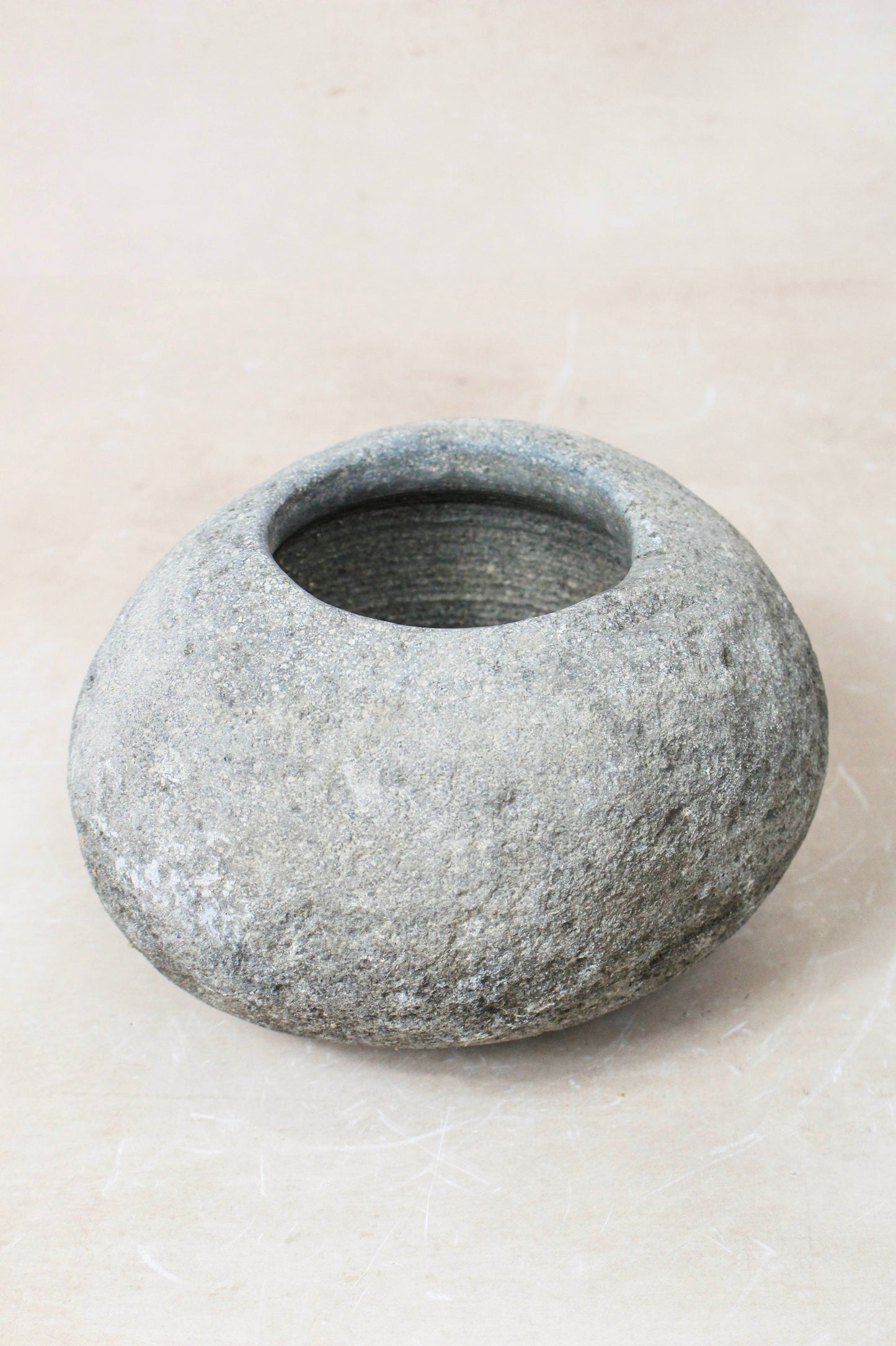 River Stone Planter Pot 22.11