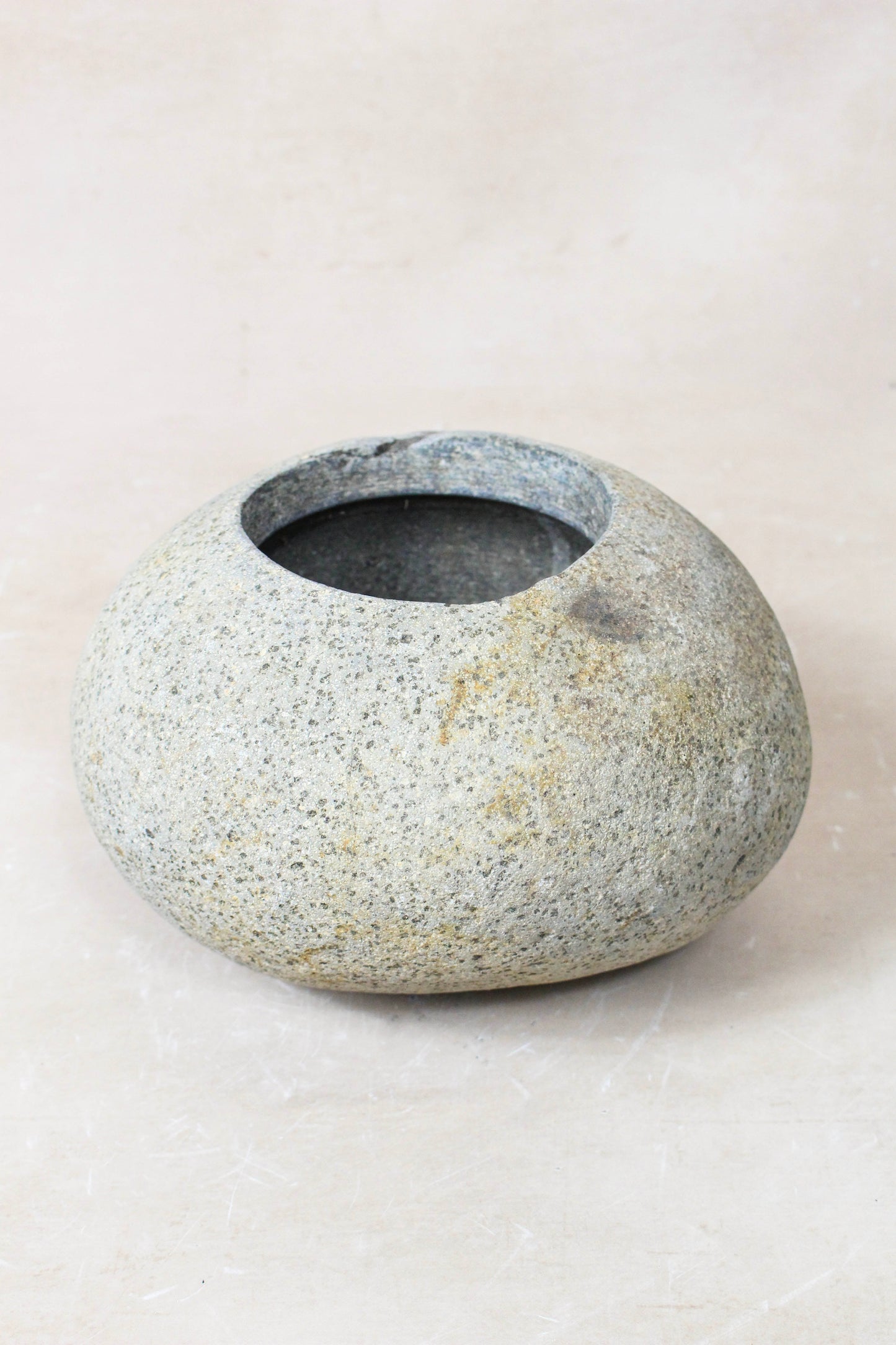 River Stone Planter Pot 22.15