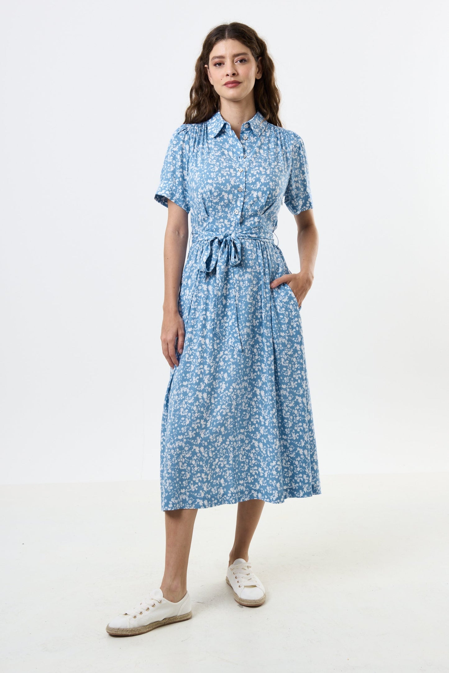 Inesa Negative Floral Print Short Sleeve Midi Shirt Dress - Blue