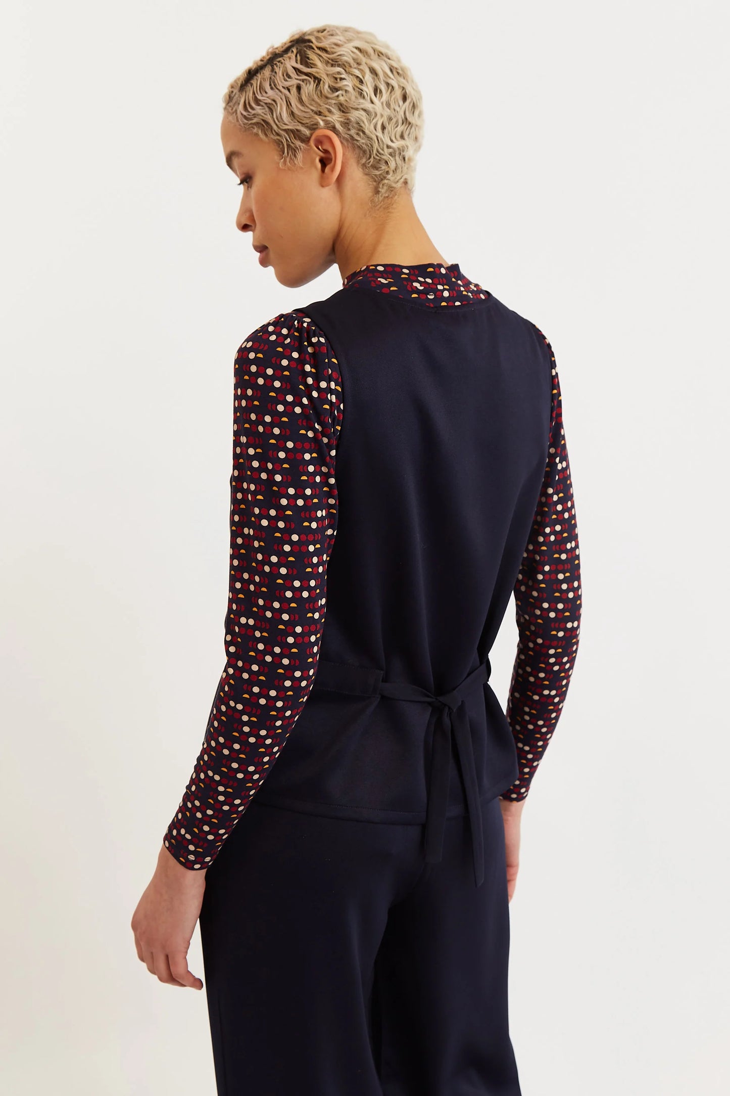 Jakson Sustainable Satin Back Crepe Waistcoat - Navy