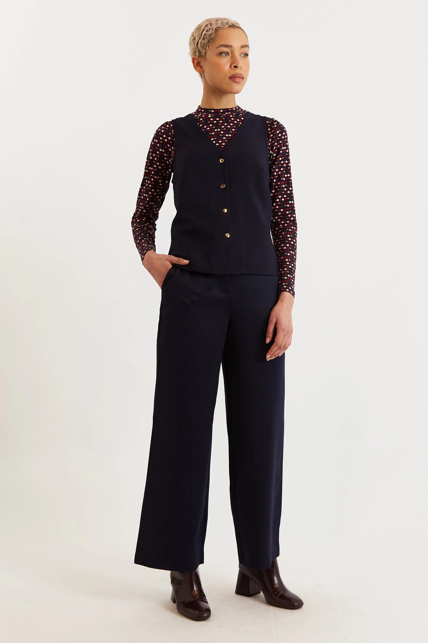 Jakson Sustainable Satin Back Crepe Waistcoat - Navy