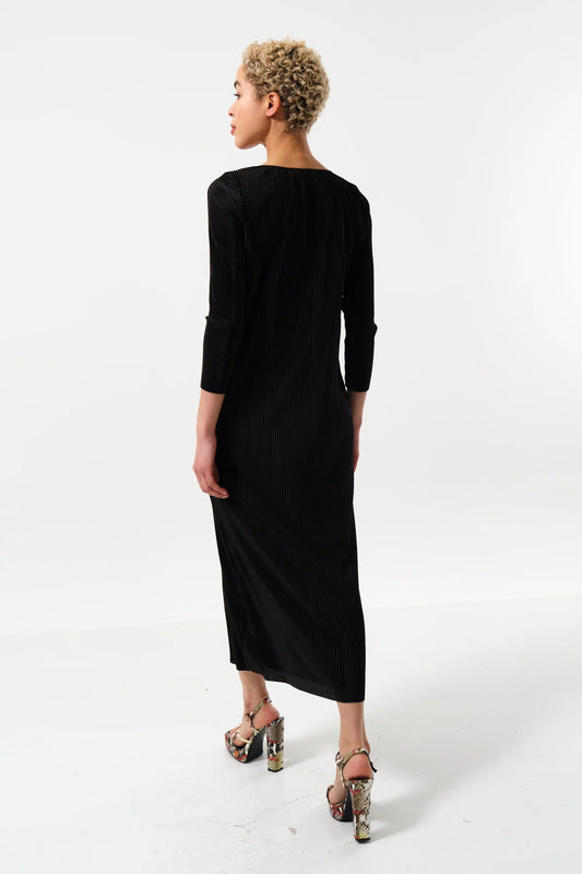 Joeva Pleated Midi Dress - Black