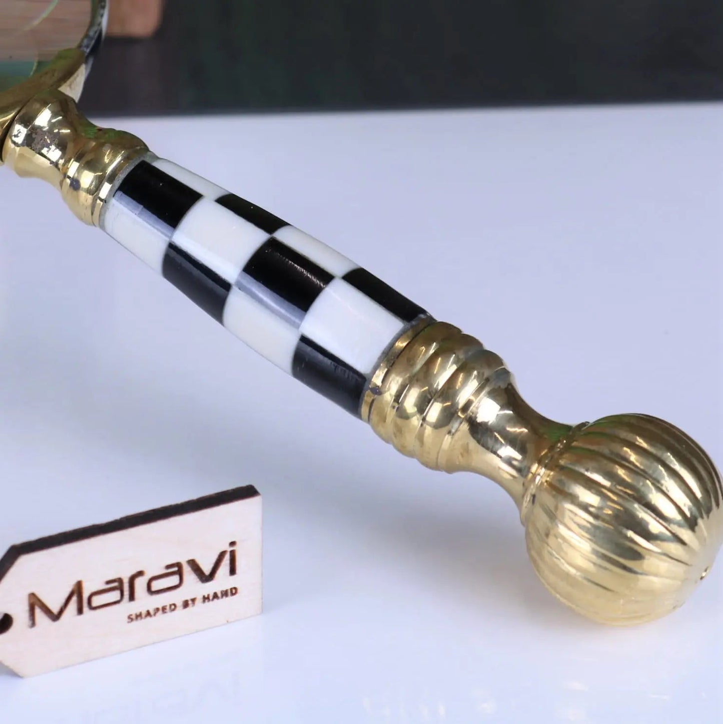 Jaintia Magnifying Glass Vintage Style Humbug Design