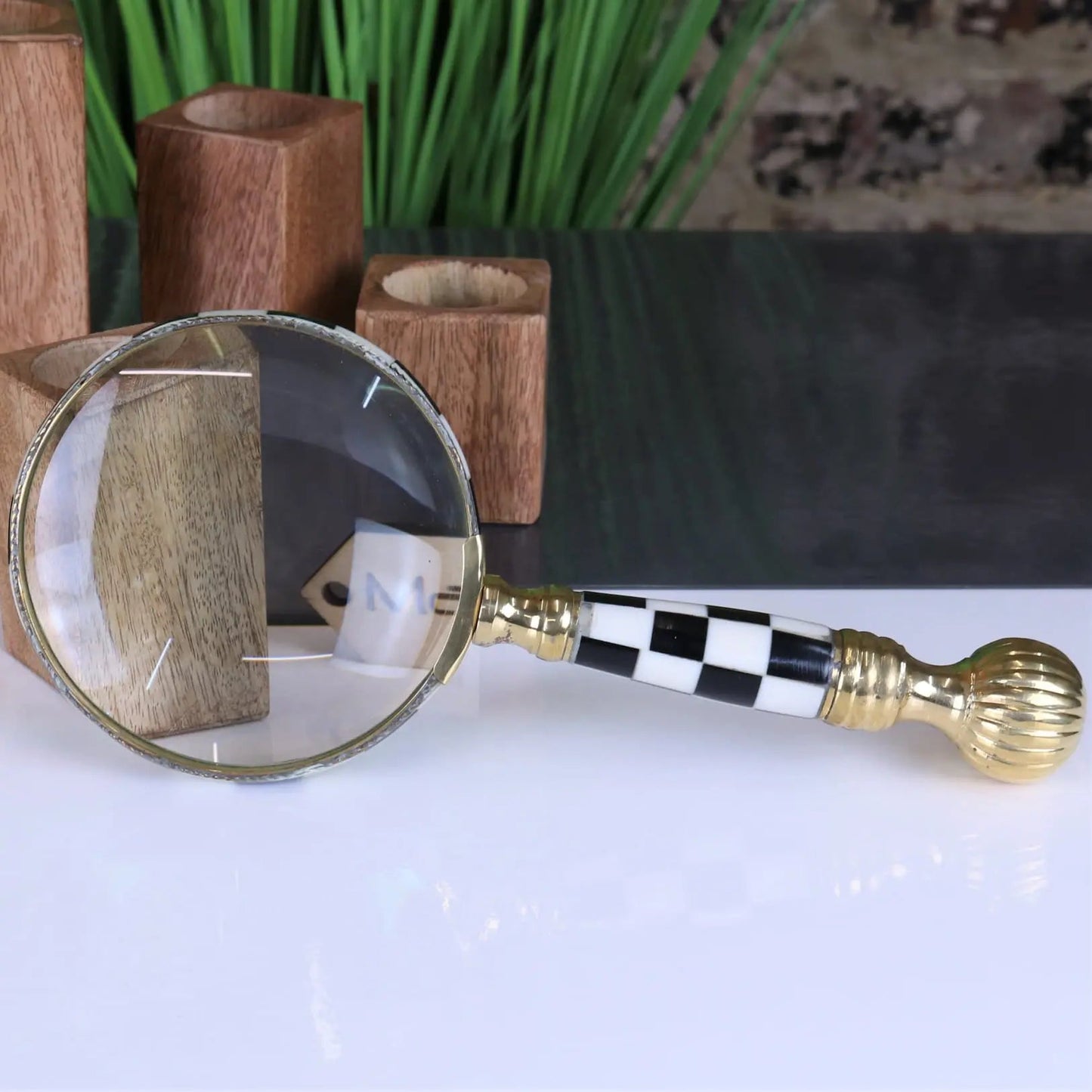 Jaintia Magnifying Glass Vintage Style Humbug Design