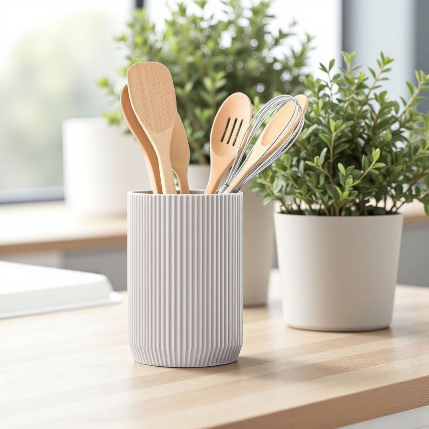 Modern Ribbed Kitchen Utensil Holder – Minimalist Ceramic Pot for Cooking Tools & Countertop Storage