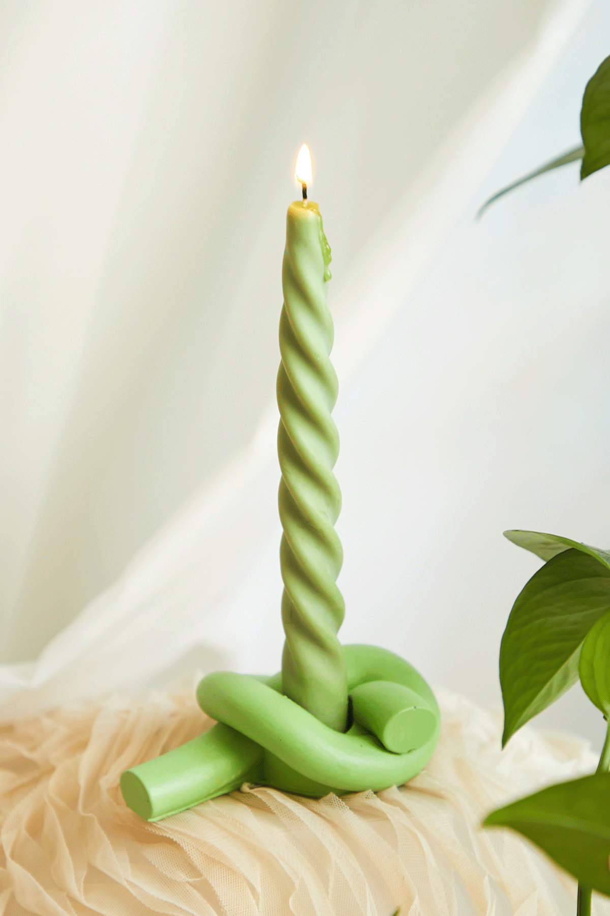 Knot Candle Holder