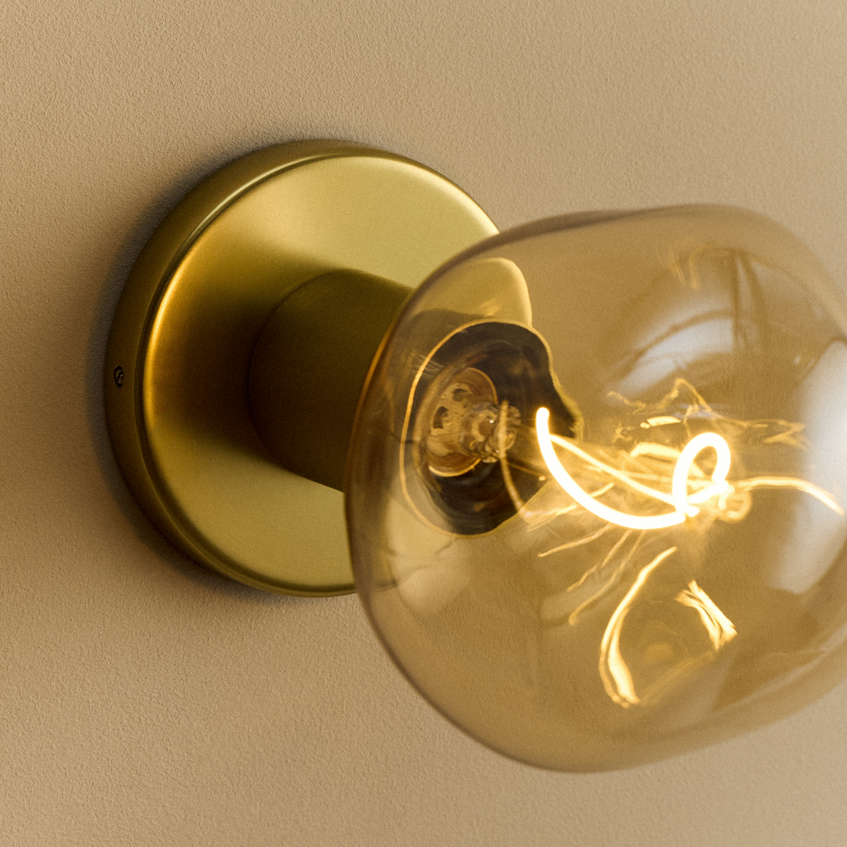 Lochan Wall Light in Brass + Voronoi I