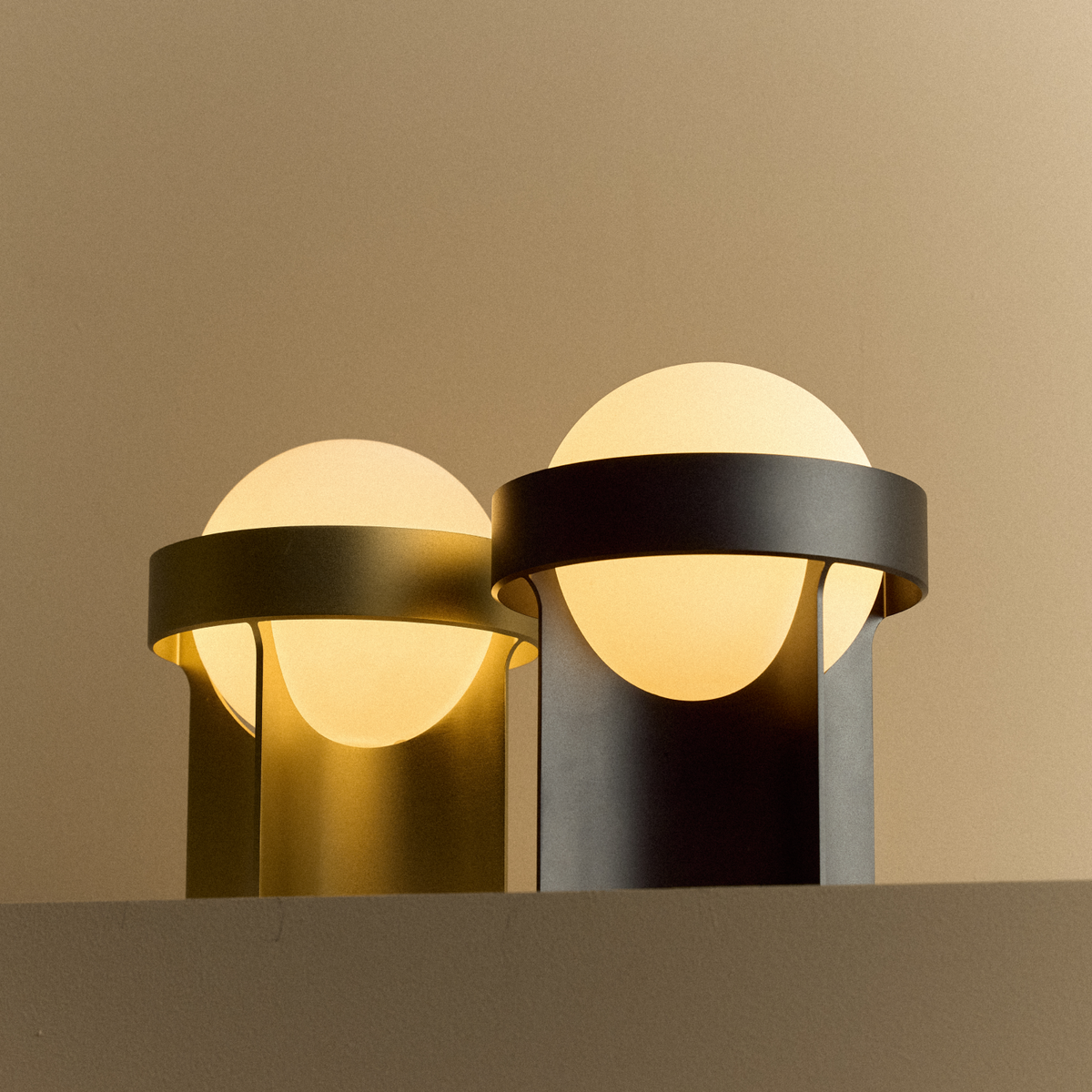 Loop Table Lamp in Dark Grey + Sphere IV