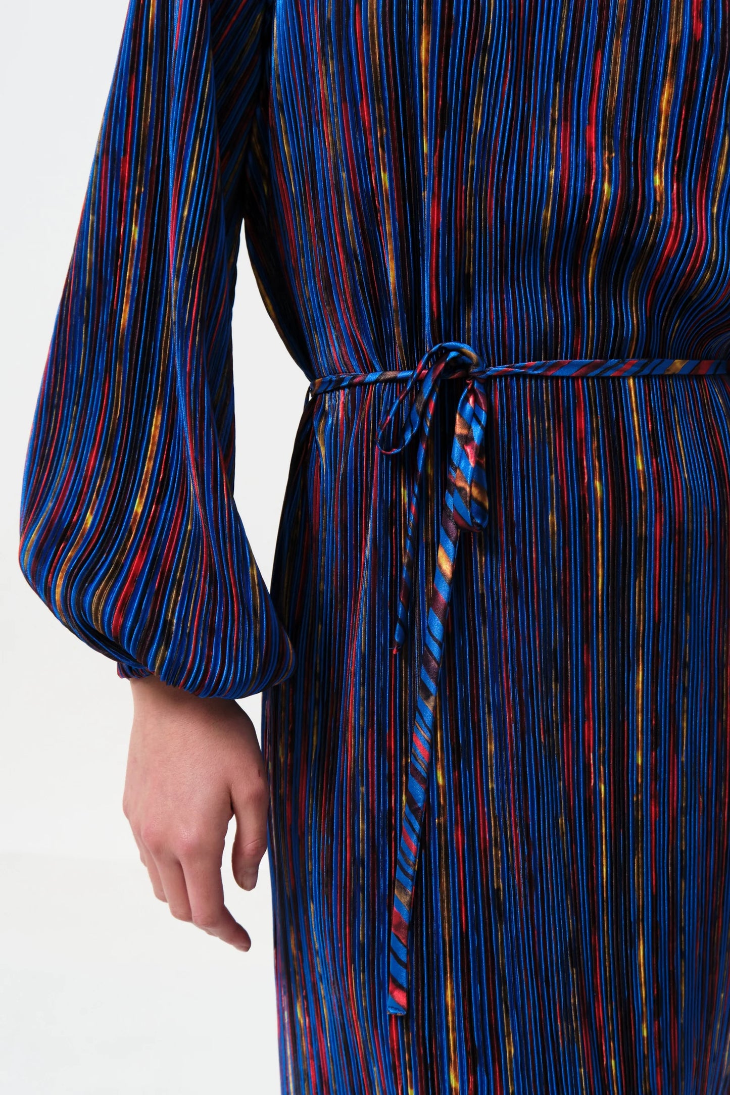 Milene Abstract Pleat Tie Waist Midi Dress