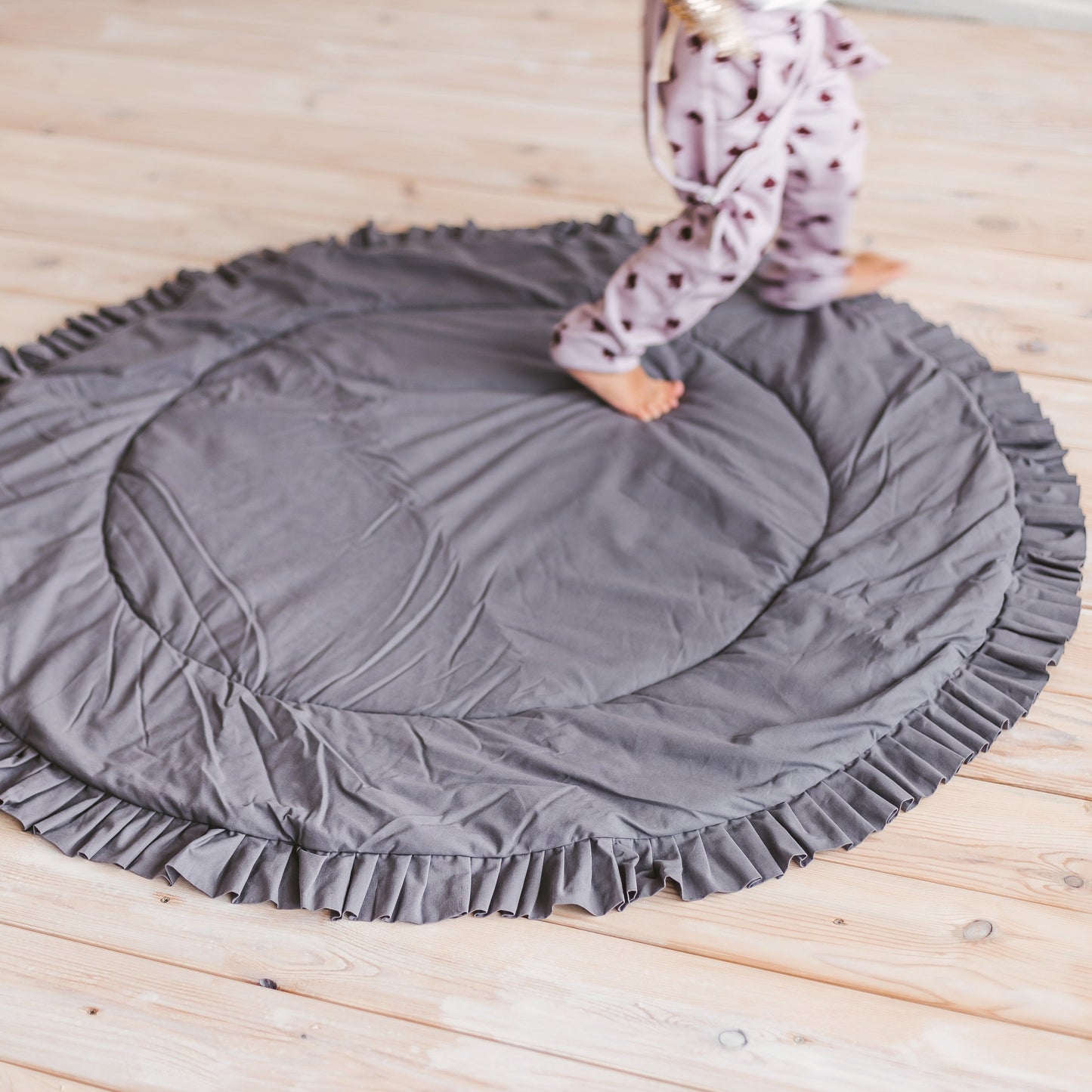 MINICAMP Kids Playmat with Ruffled Border in Grey