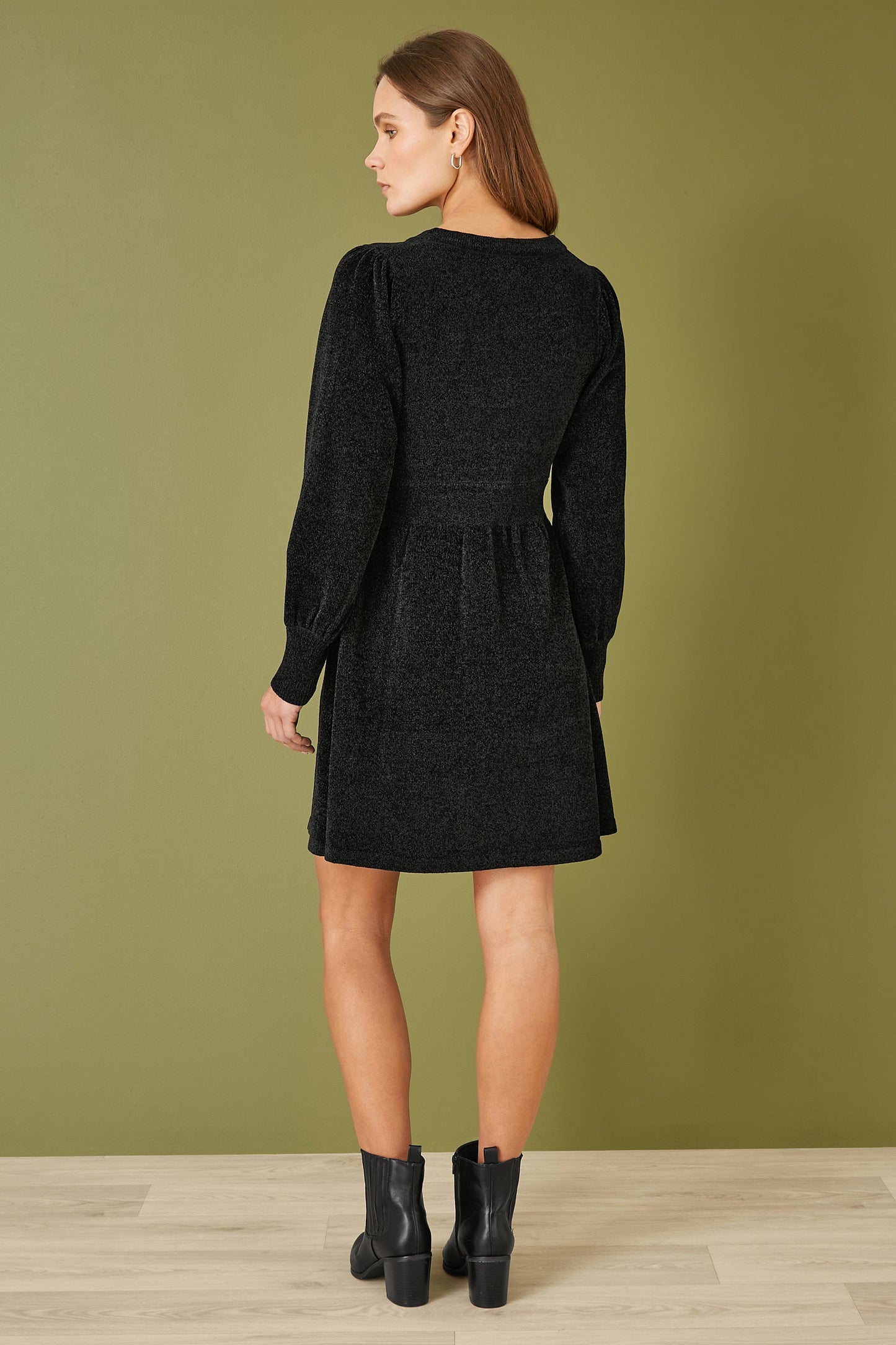 Yumi Black V Neck Empire Line Knitted Skater Dress
