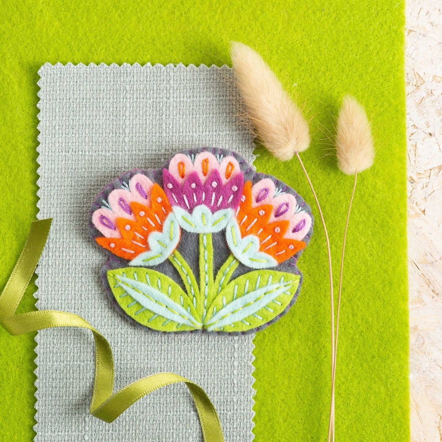 'Marianne' Flower Felt Craft Brooch Kit for Beginners