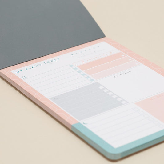 Matilda Myres | A5 Daily List Pad with 100 Sheets and Magnetic Strip