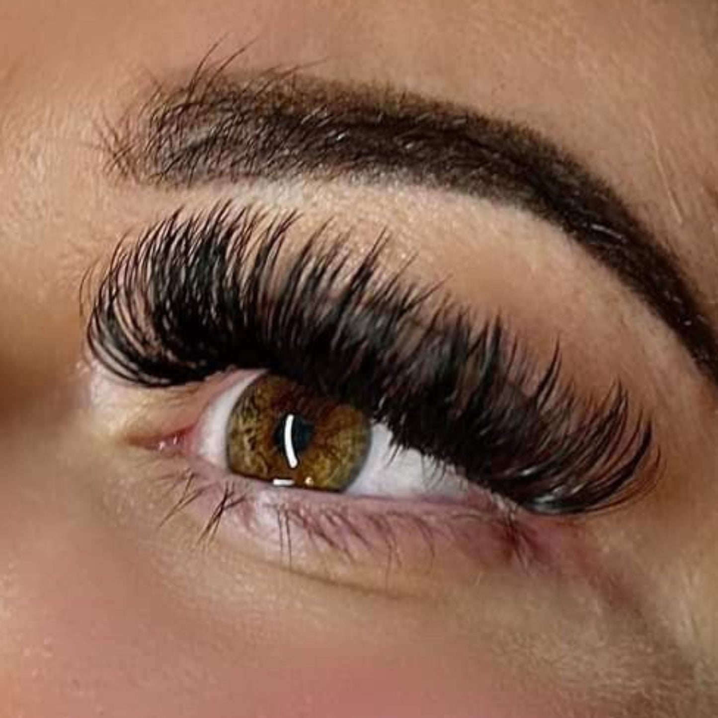 Mega Volume Lashes – Mixed Tray 16–20mm