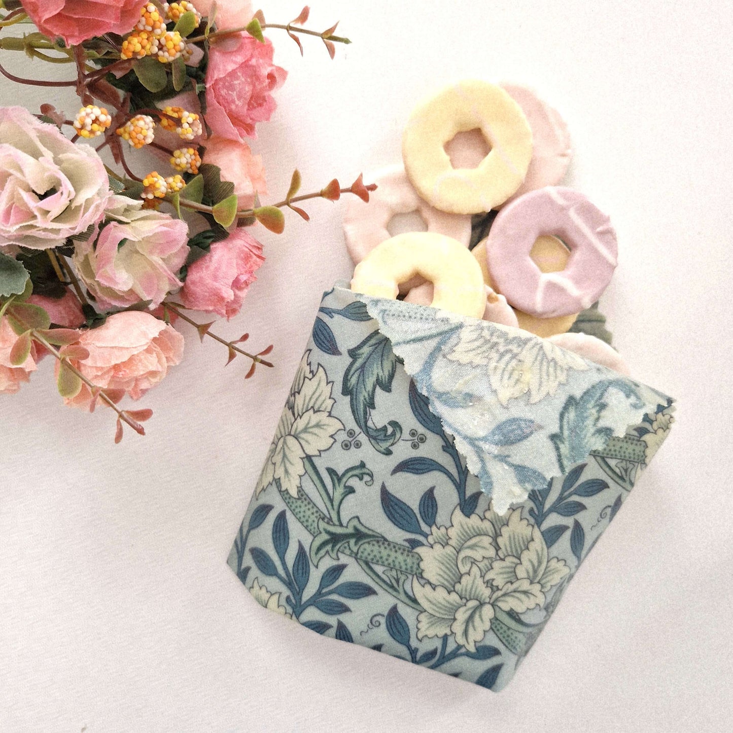 Honey Bee Good British Beeswax Set of 3 Handmade Beeswax Wraps | William Morris Hammersmith
