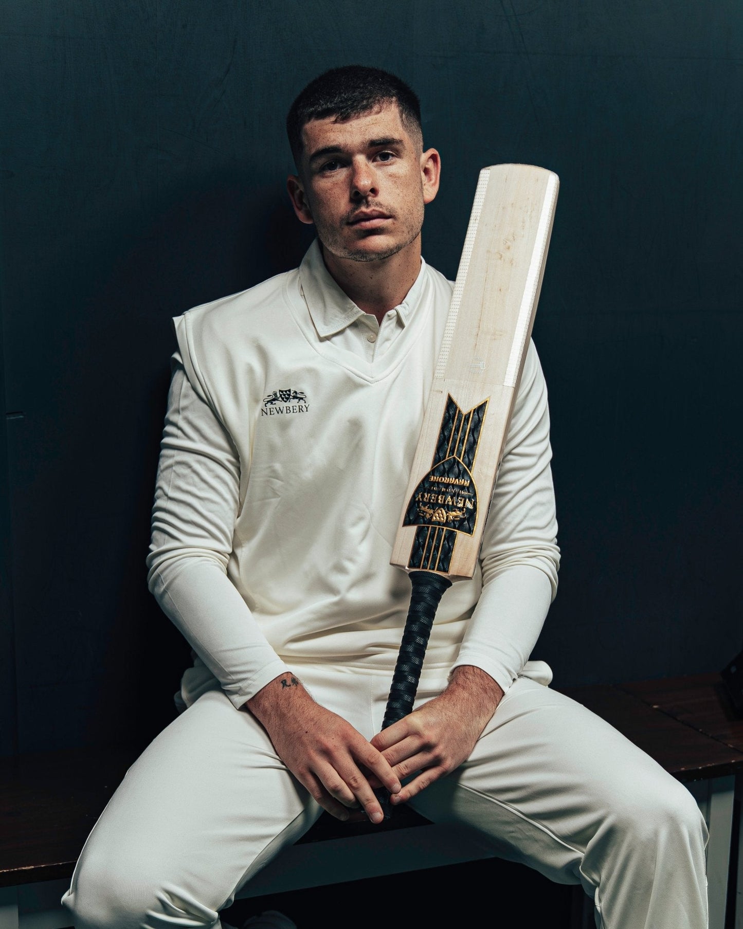 Playing Sweater Sleeveless