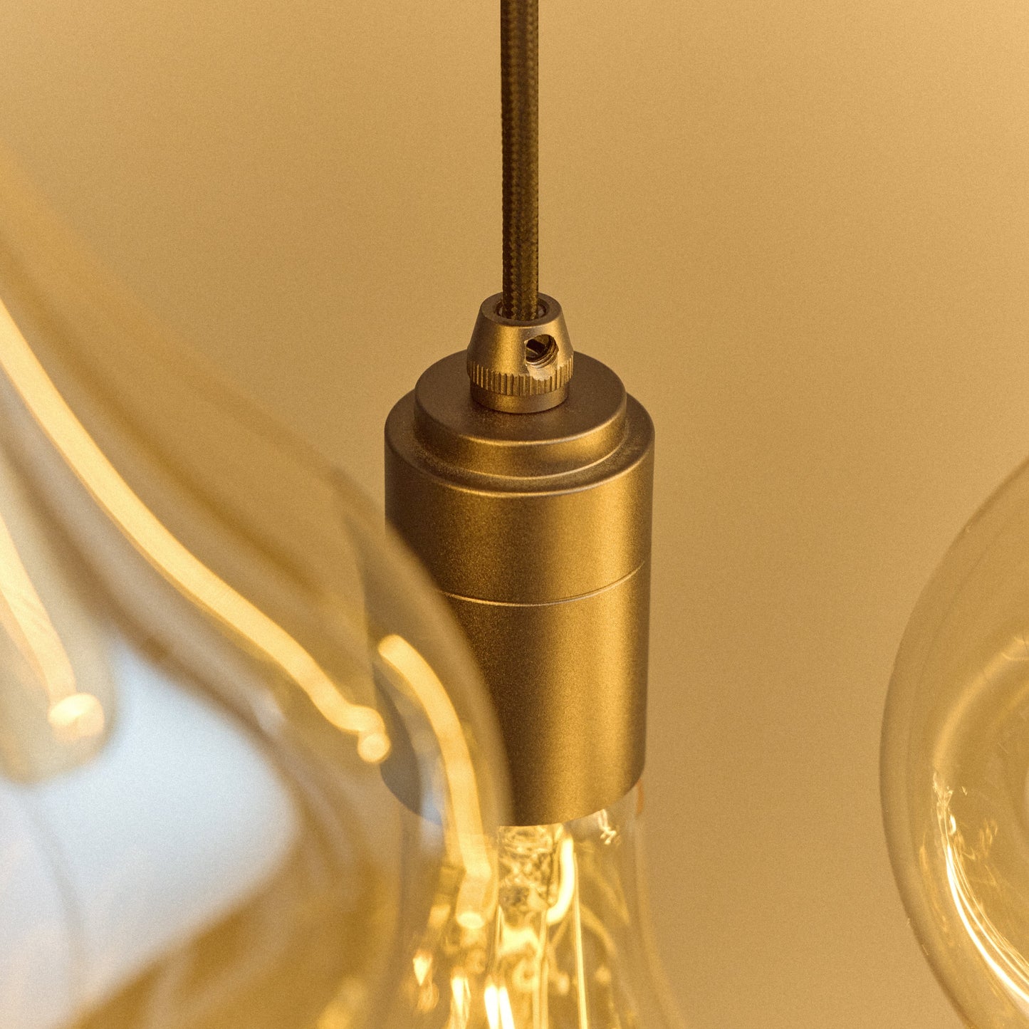 Voronoi I Pendant Light in Graphite