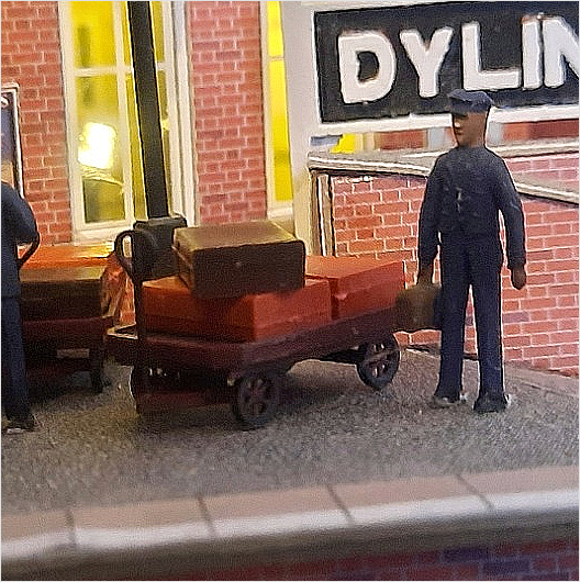OO Scale Ready to Paint Porter Luggage Trolley - Style 2 (2 pack)