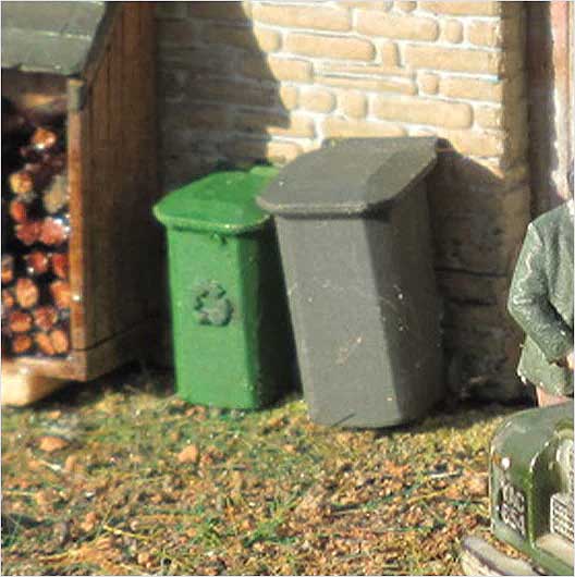 OO Scale Ready to Paint Wheelie Bin - Style 1