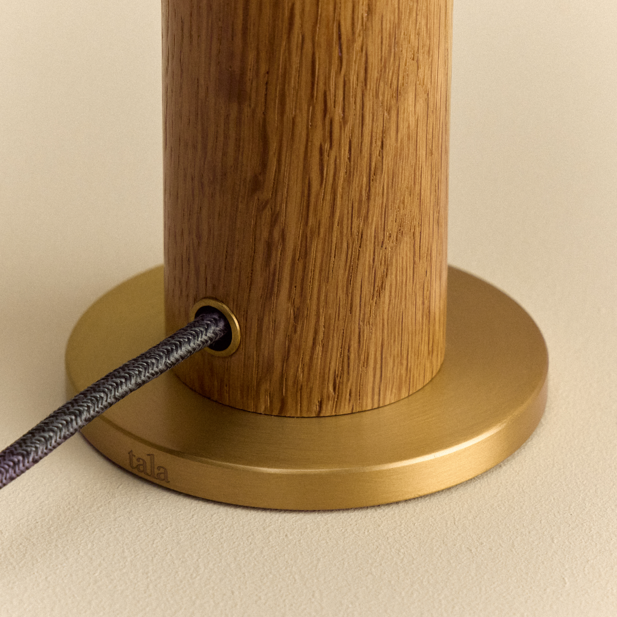 Knuckle Table Lamp in Oak + Oblo