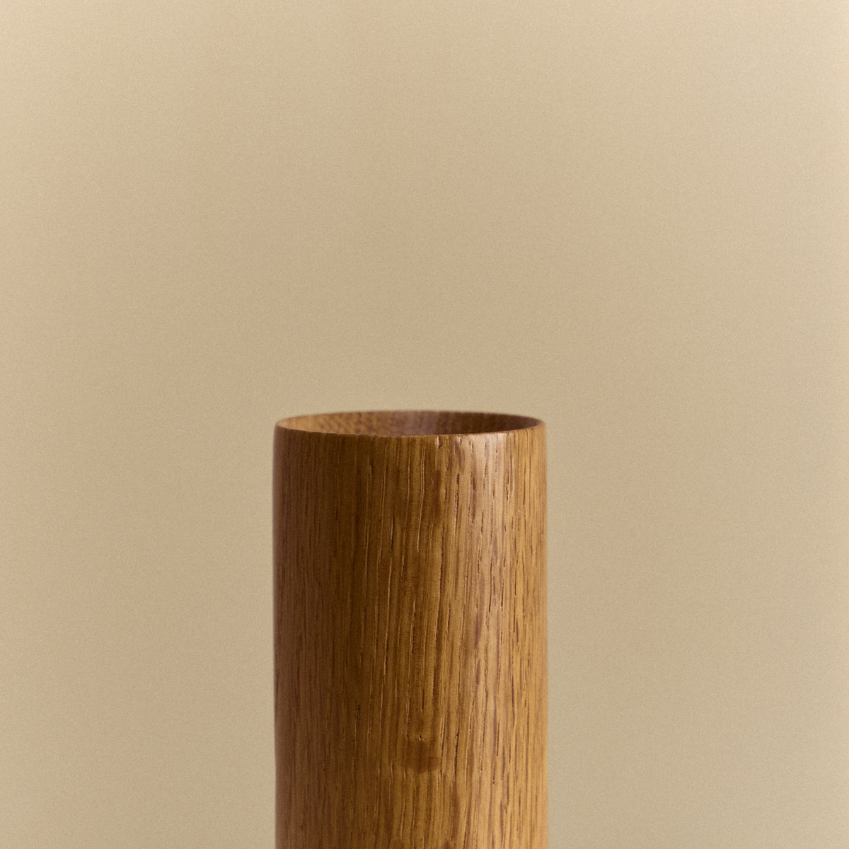 Knuckle Table Lamp in Oak + Noma