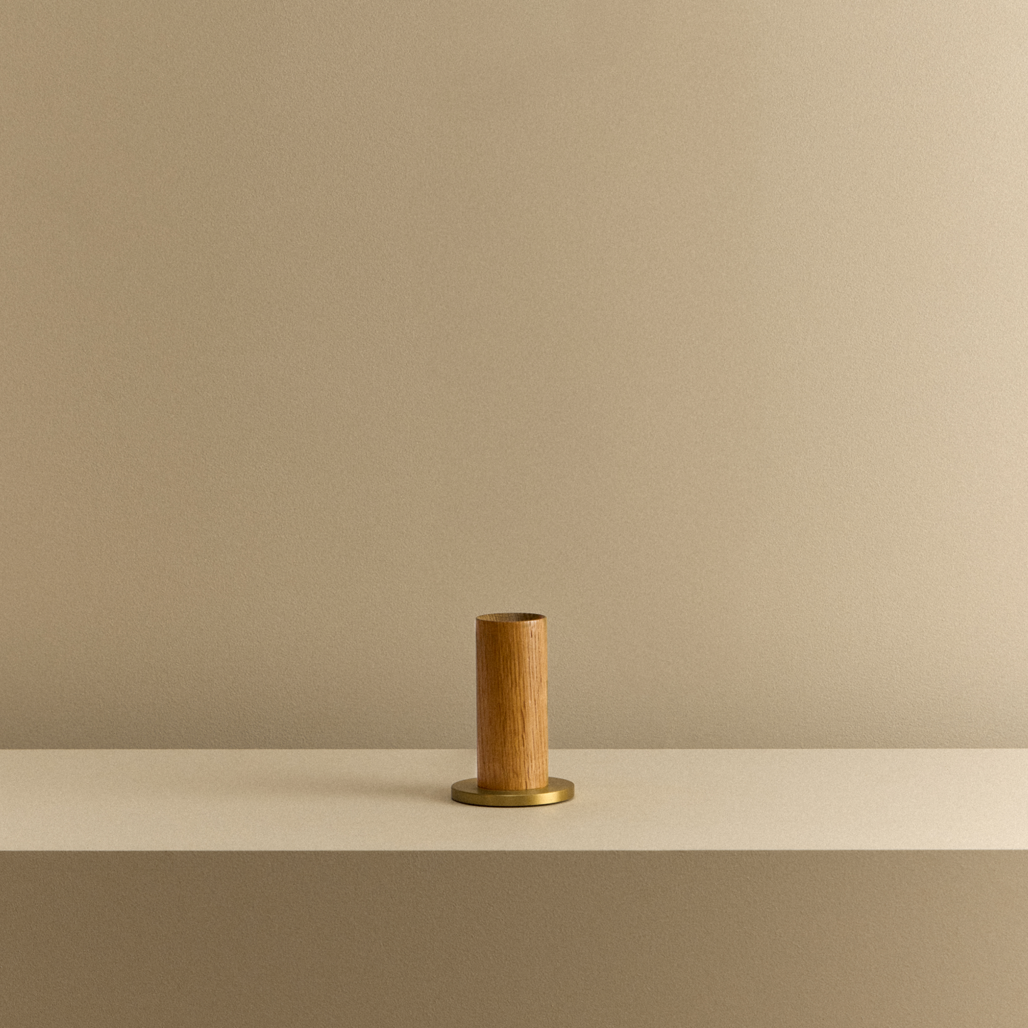 Knuckle Table Lamp in Oak