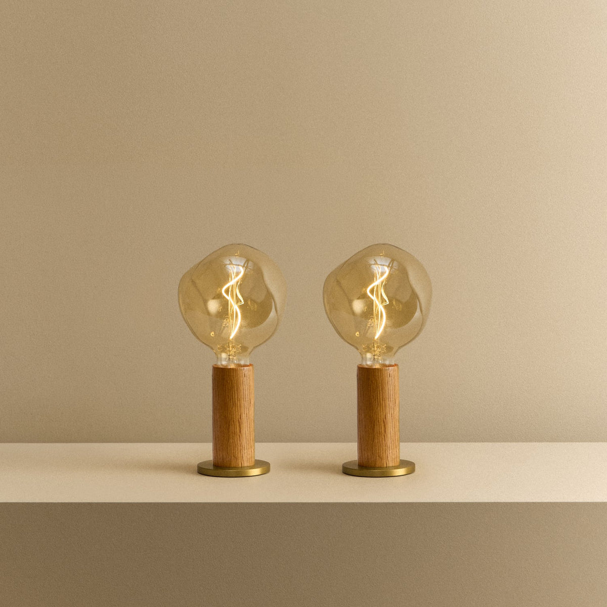 Knuckle Table Lamp in Oak + Voronoi I Set of 2