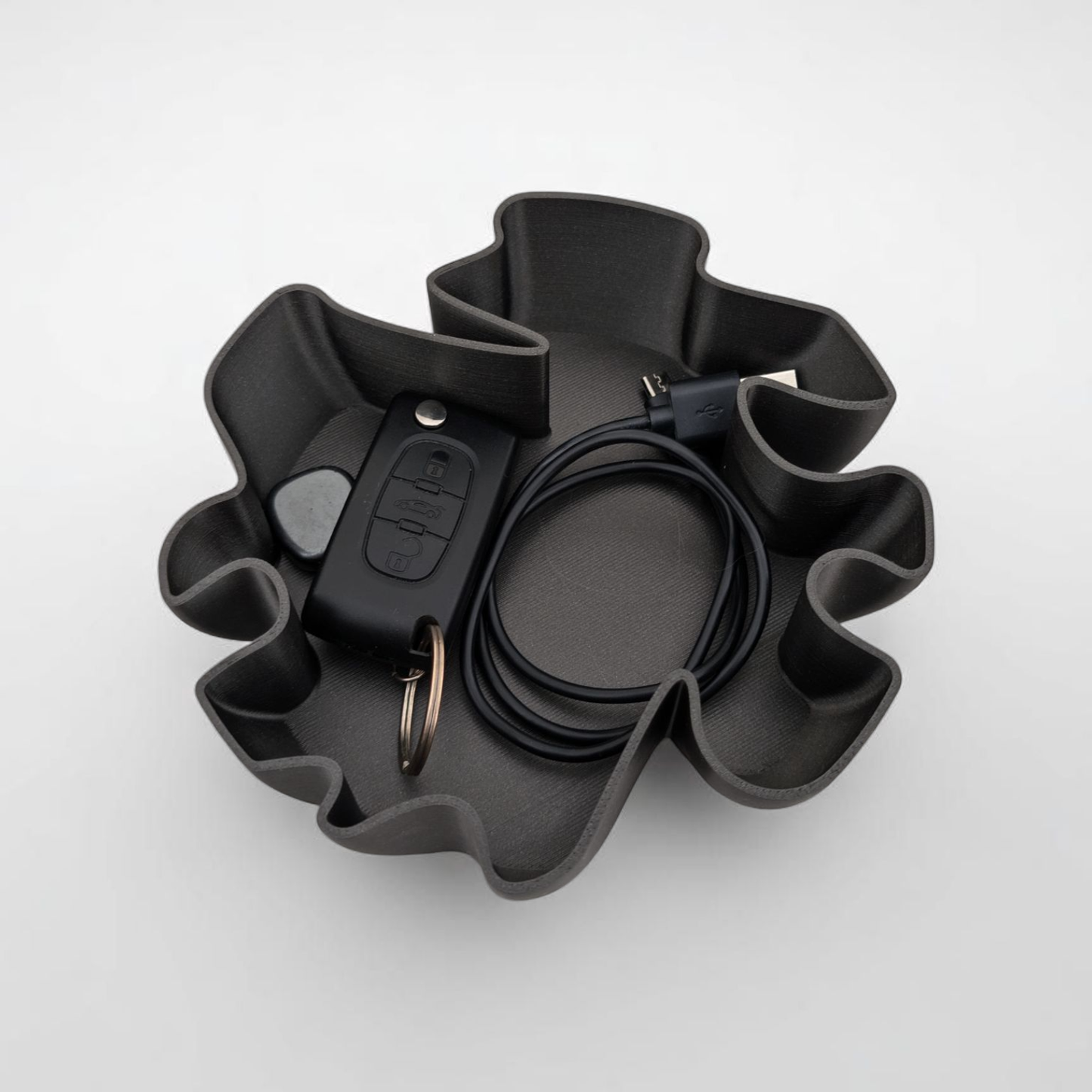 Organic Design Catchall Bowl | Modern Wavy Decorative Tray