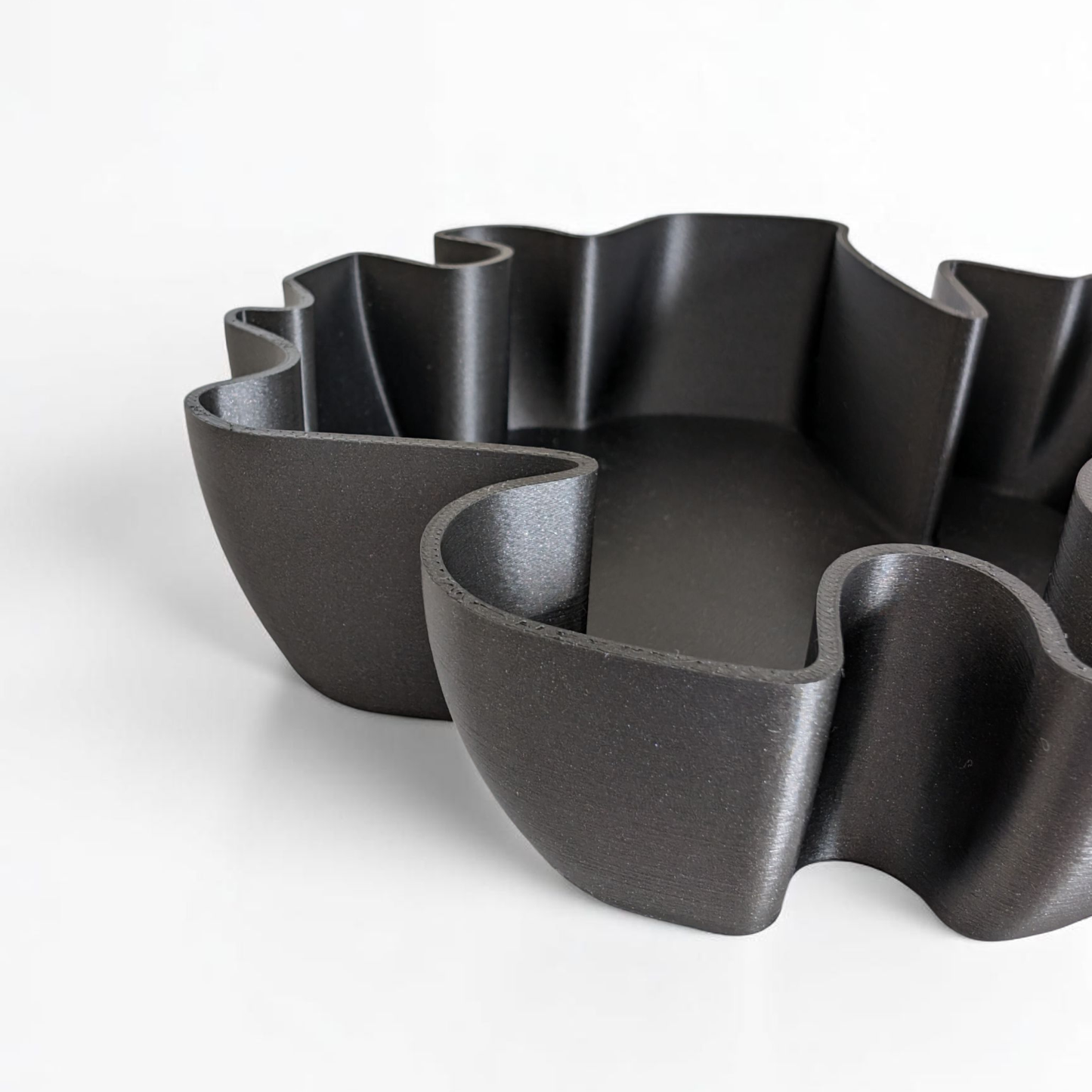 Organic Design Catchall Bowl | Modern Wavy Decorative Tray