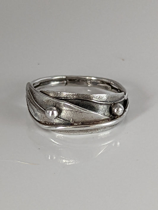Silver Steed Delicate Silver Leaves ring with Silver Buds