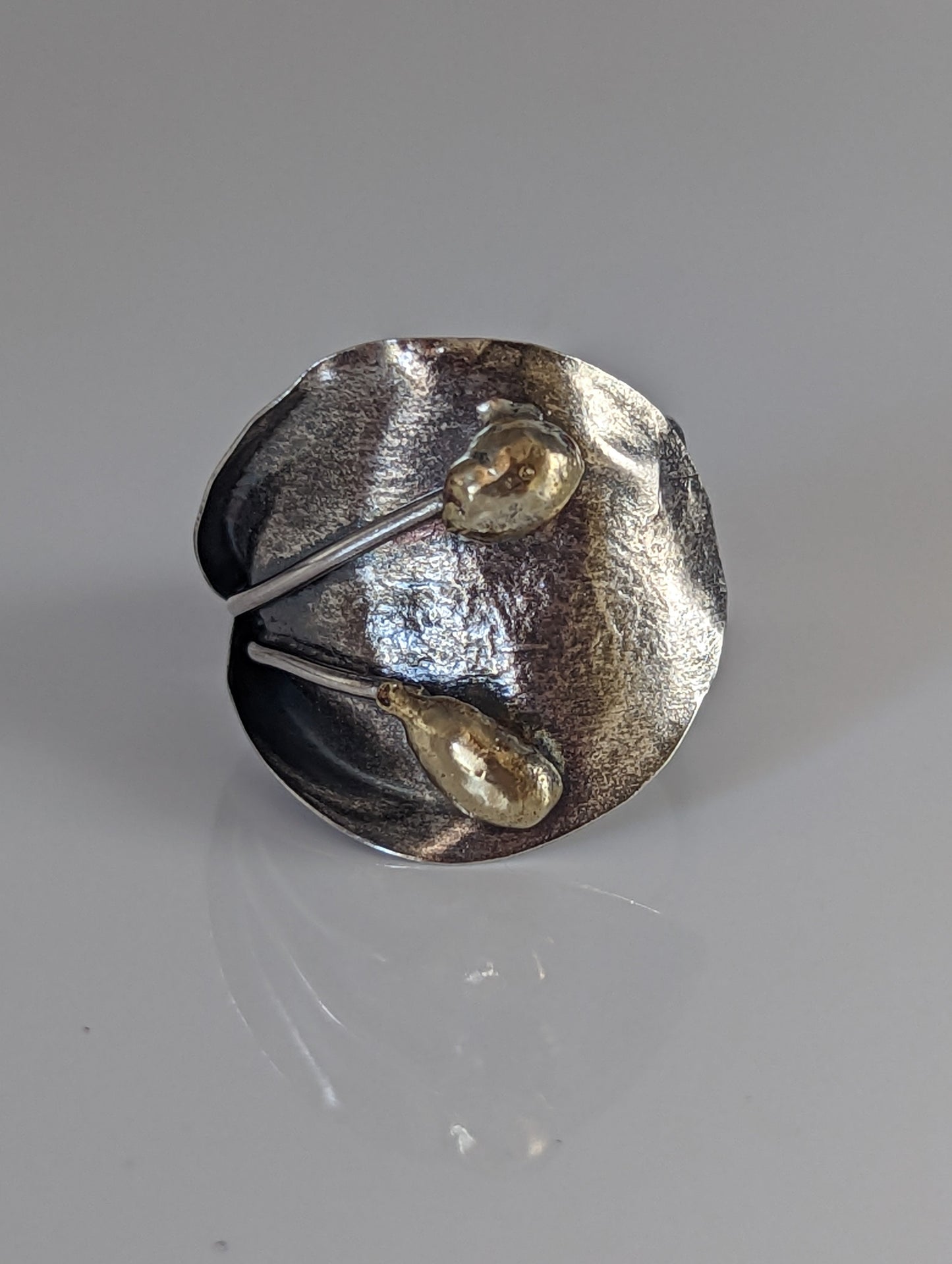 Silver Steed Big Leaf with Ornament Silver Ring