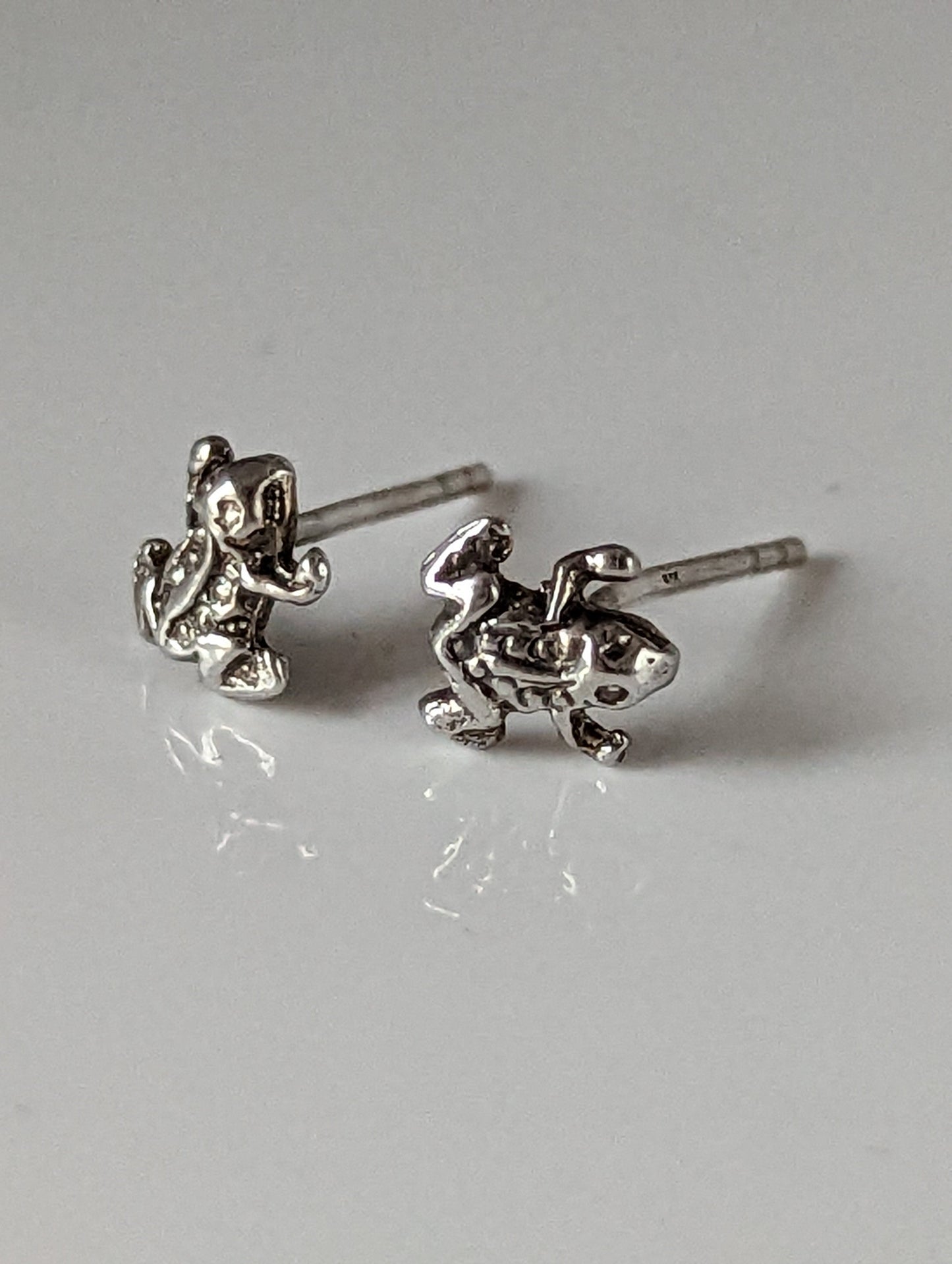 Silver Steed Spotted Frog Stud Earrings