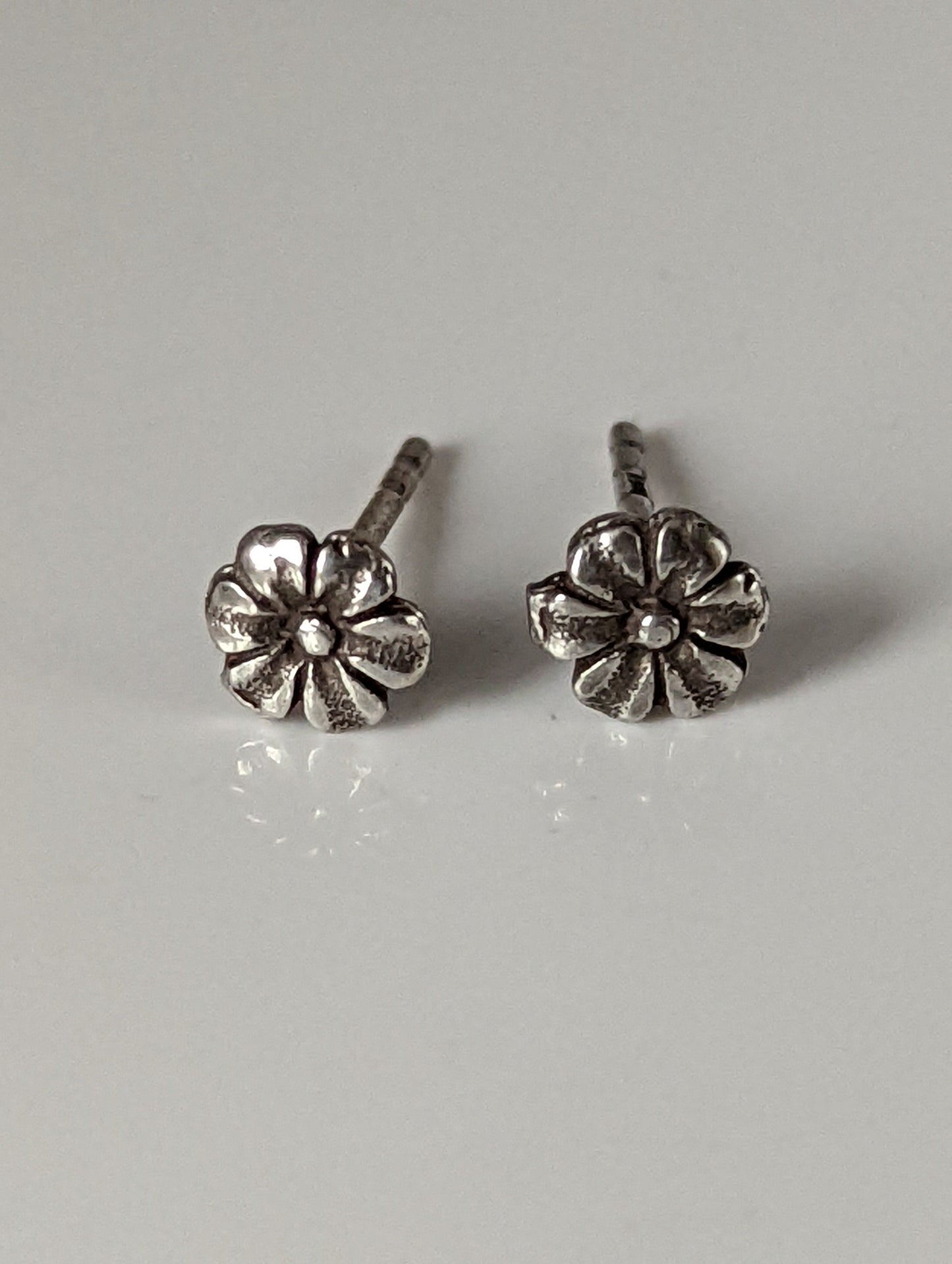 Silver Steed Flower Stud Earrings