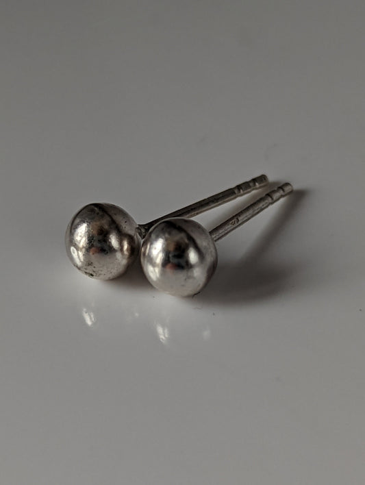 Silver Steed Medium Ball Stud Earrings