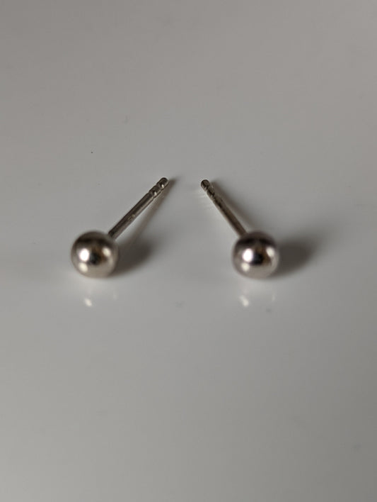 Silver Steed Small Ball Stud Earrings